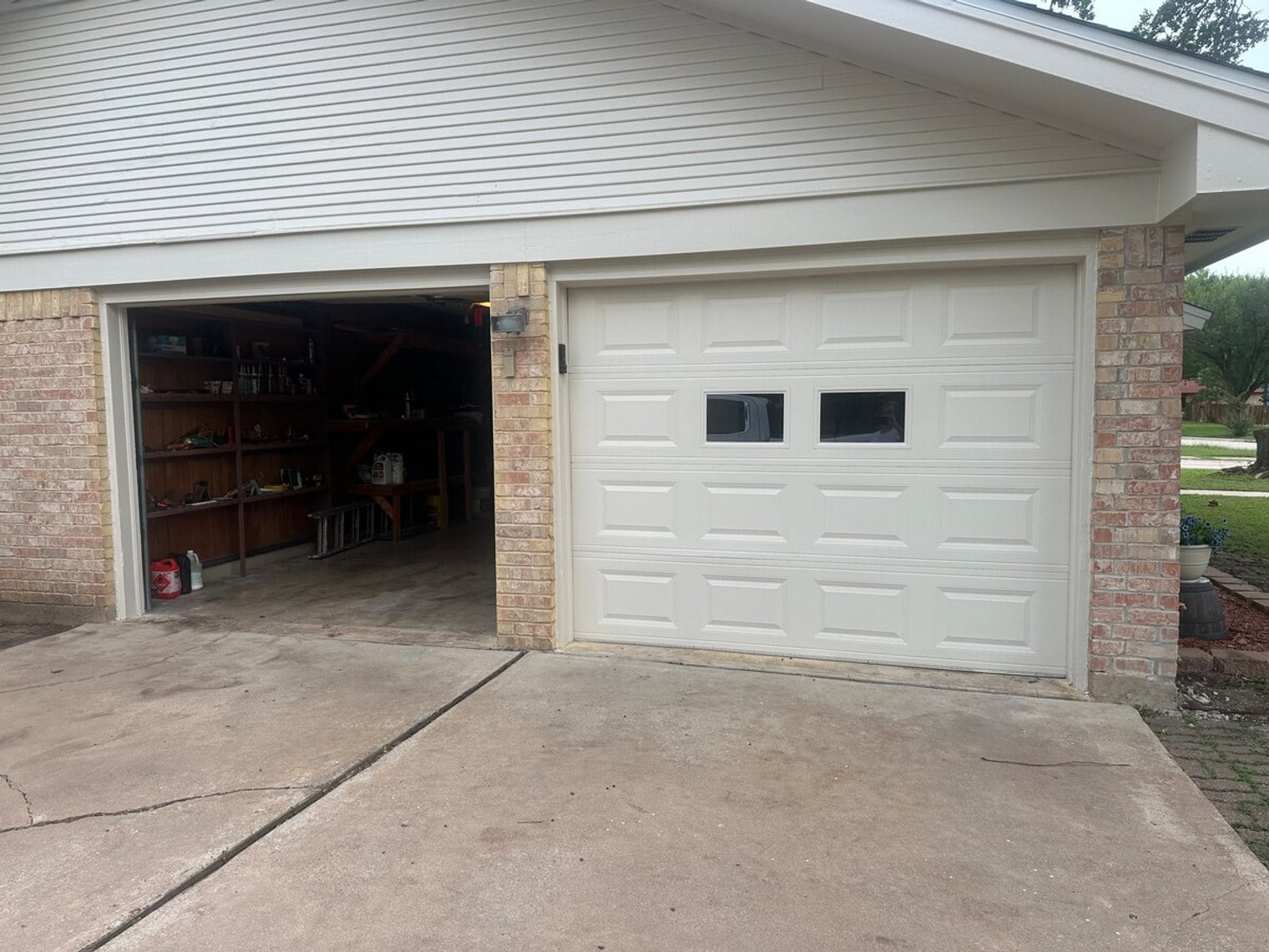 Building Photo - 908 Green Meadow Dr