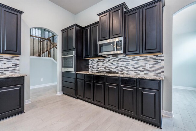 Building Photo - 204 Upland Dr
