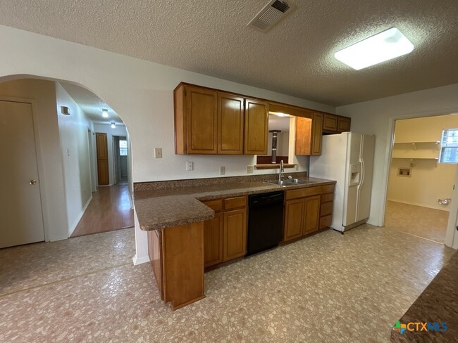 Building Photo - 3422 Chisholm Trail