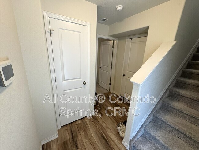 Building Photo - 7421 Marbled Wood Pt