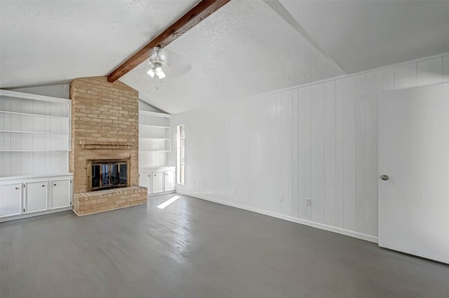 Building Photo - 4302 Wildacres Dr