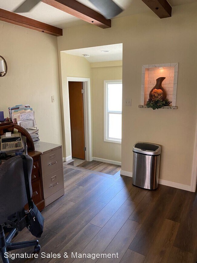 Building Photo - 2 br, 2 bath House - 22420 Van Buren Street