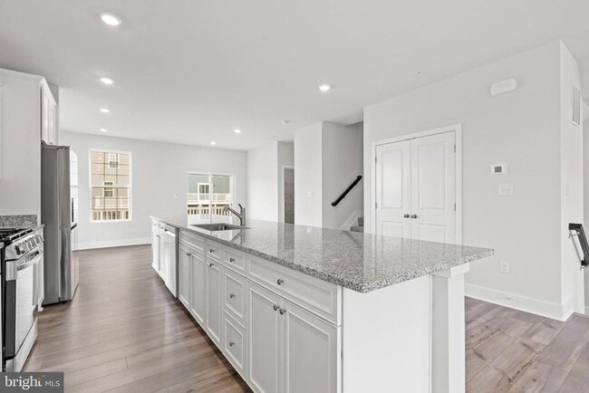 Building Photo - 1723 Water Xing Rd