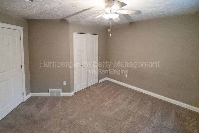 Building Photo - 6415 S Woodland Ct