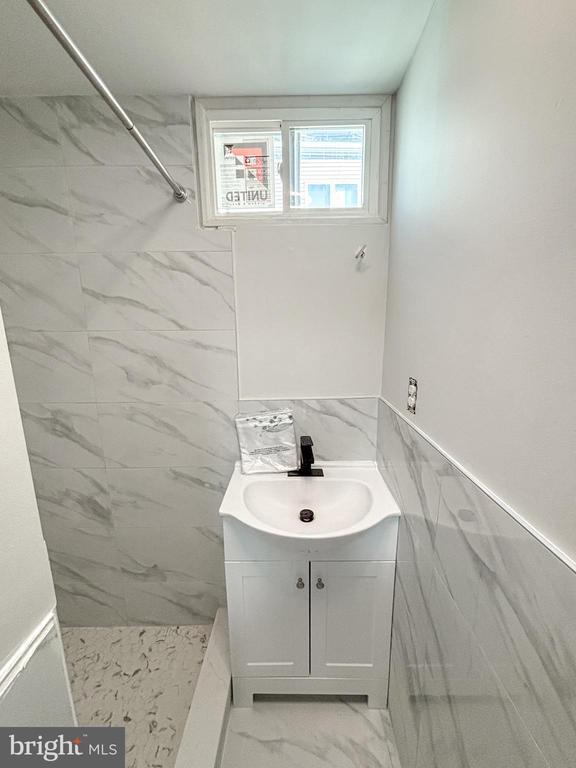 Building Photo - 1143 S Mole St