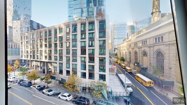 Primary Photo - 635 W 59th St