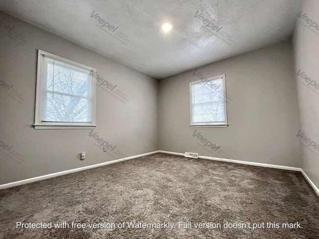 Building Photo - 7211-7211 Montana Ave