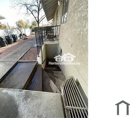 Building Photo - 325 S Pioneer