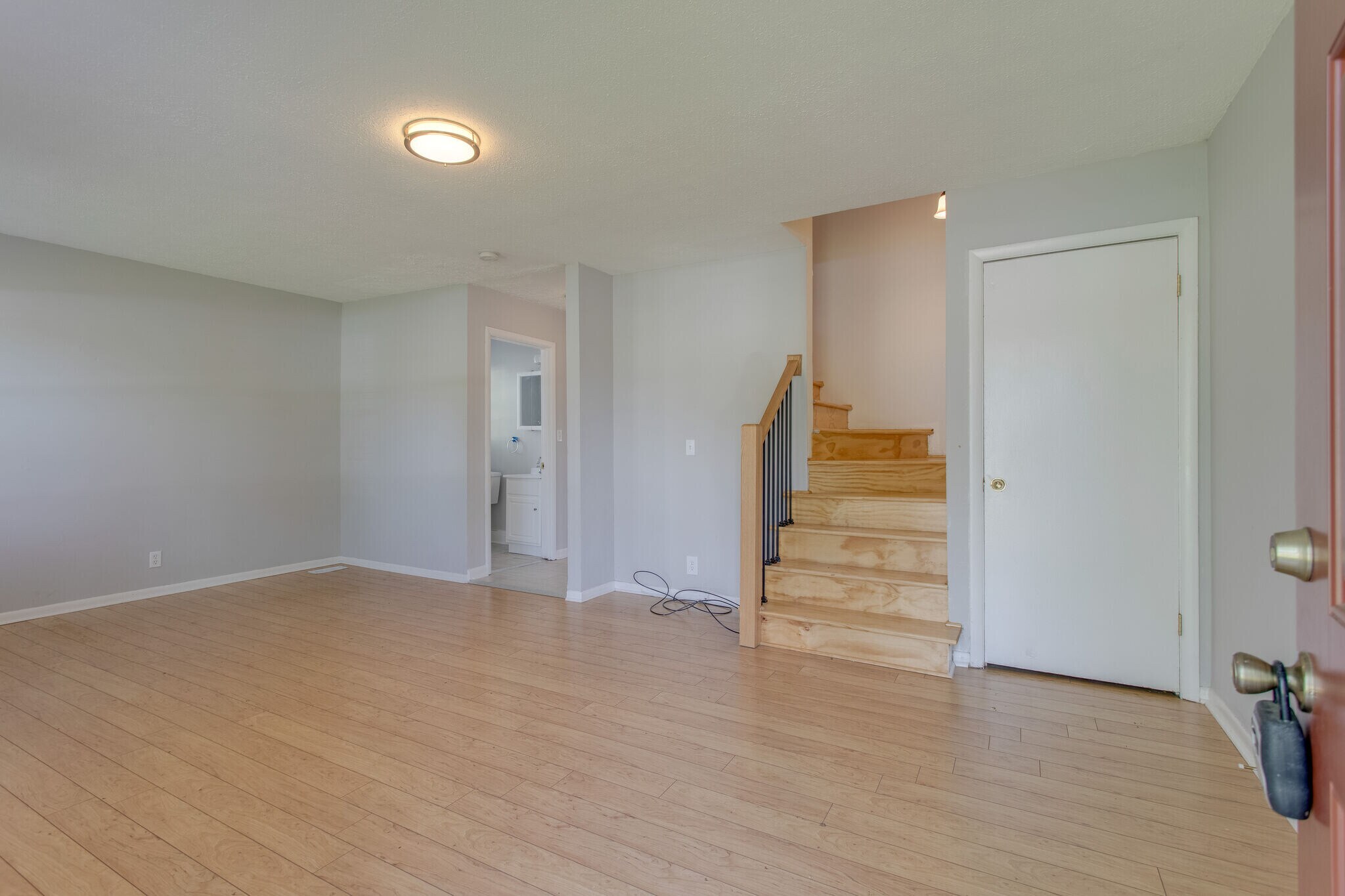Building Photo - 637 Lischey Ave