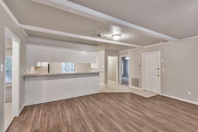 Building Photo - 25726 Timber Lakes Dr