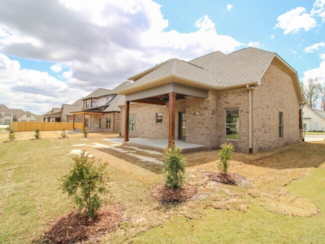 Building Photo - Fabulous Home in Canebrake
