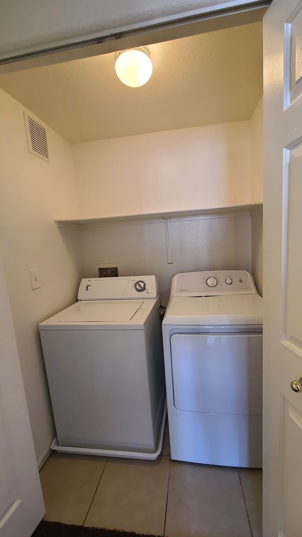 Building Photo - 2 Bedroom Condo located in Southwest Las Vegas