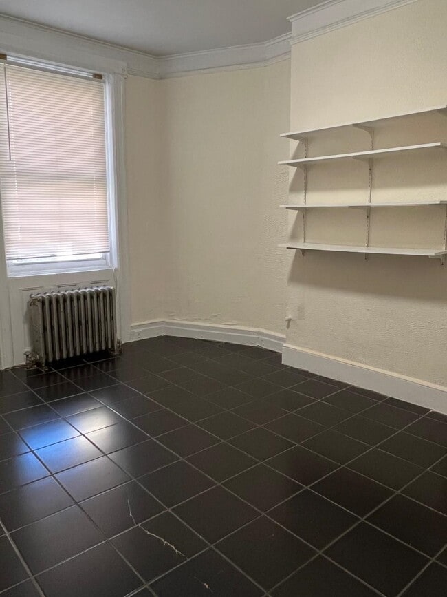 Building Photo - 381 Baldwin Ave