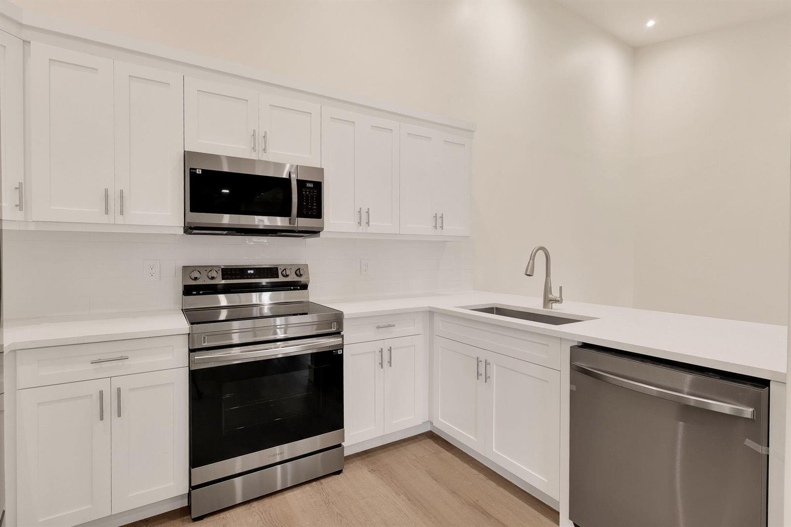 Building Photo - 6299 Chasewood Dr