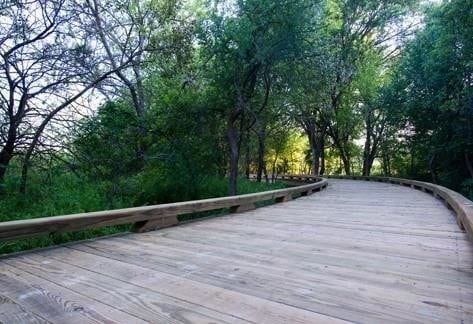 Building Photo - 708 Creekside Dr