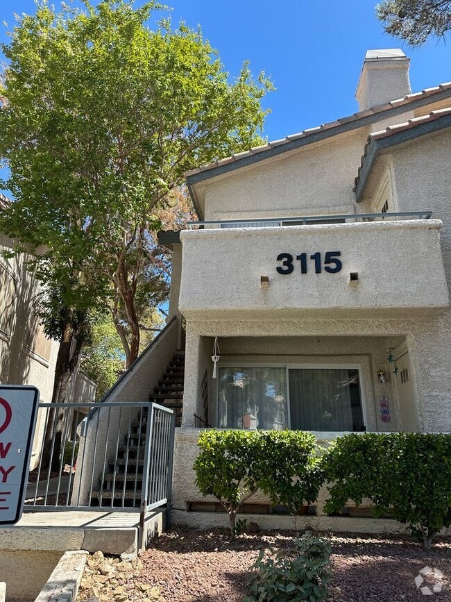 Building Photo - Great 2 bedroom 2 bathroom upstairs condo!