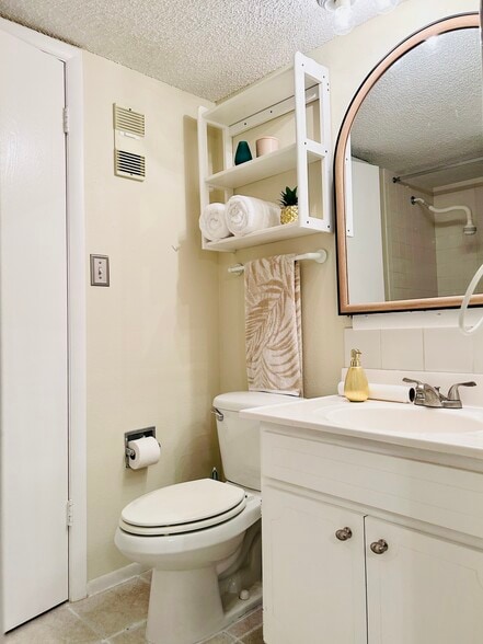 Bathroom with Shower/Bathtub - 1127 King Arthur Ct