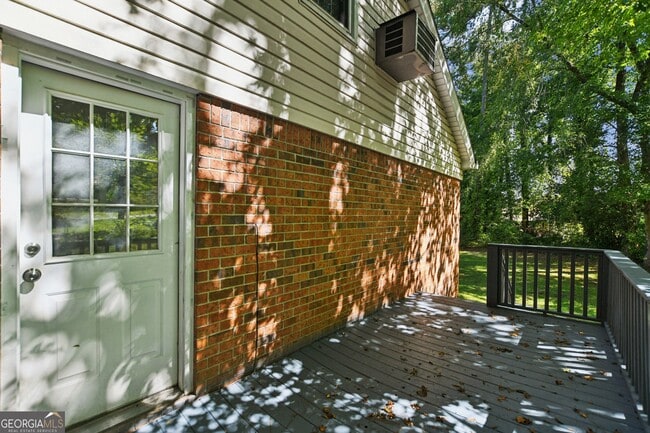 Building Photo - 5659 Whispering Pines Rd