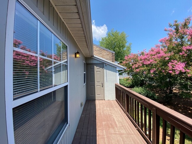 Building Photo - 4001 Whirlaway Ct