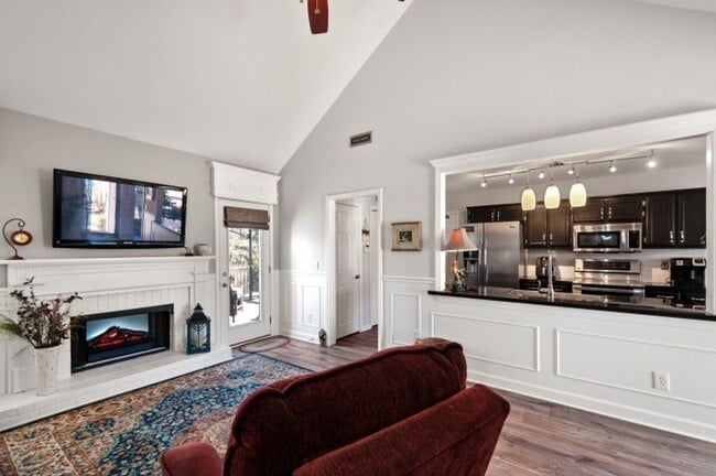 Building Photo - Sought after Williamson County Home 3/2 wi...