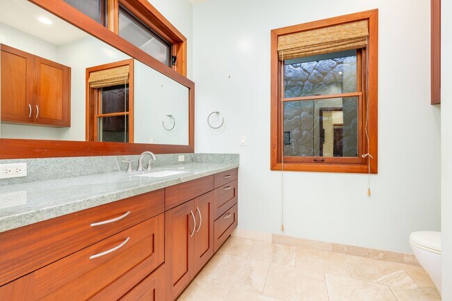 Building Photo - 44-113-113 Bayview Haven Pl