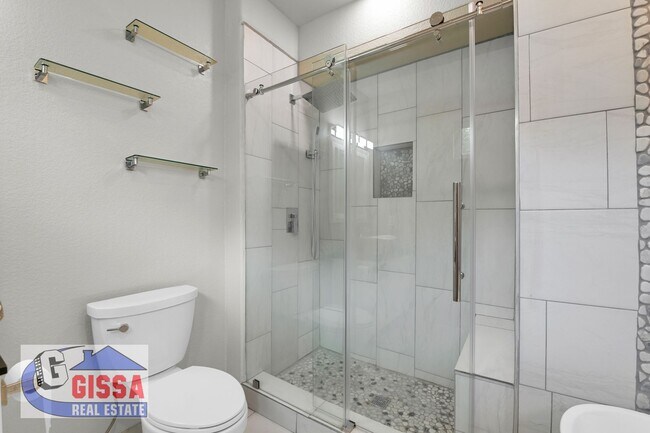 Building Photo - 1043 Longspur Ln