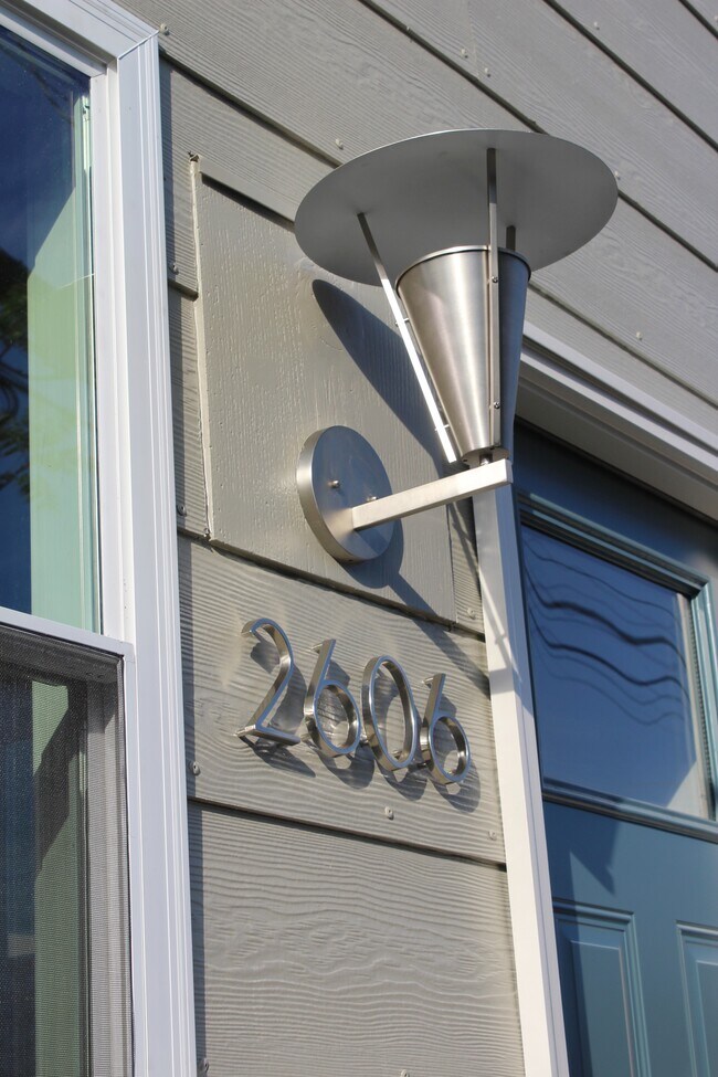 Building Photo - 2606 Larkins Wy