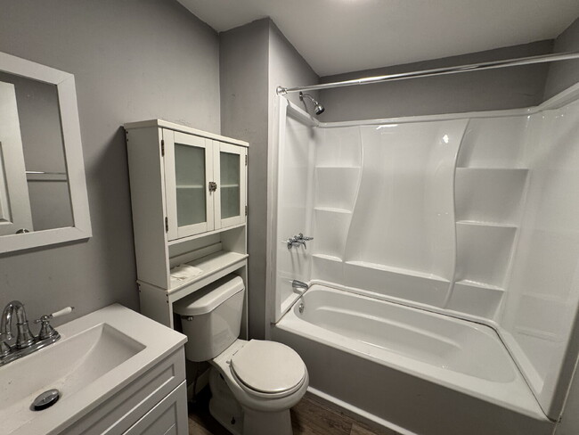 Building Photo - Charming 2-Bedroom Haven on Tribble Street – Your Cozy Retreat Awaits in Seneca!