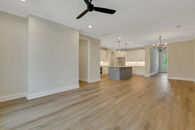 Building Photo - 49 Hensley Rd