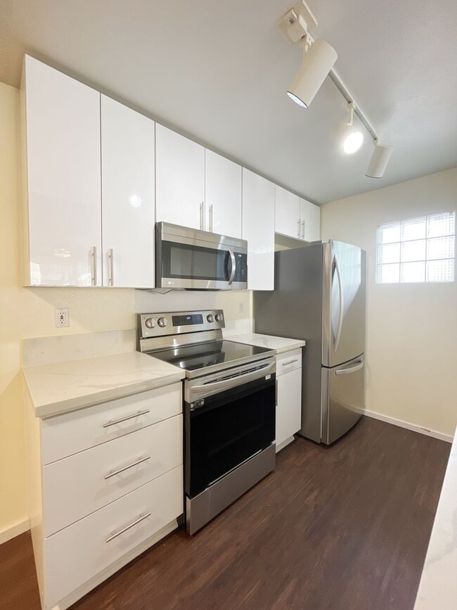 Building Photo - 91-1203 KANEANA STREET#B