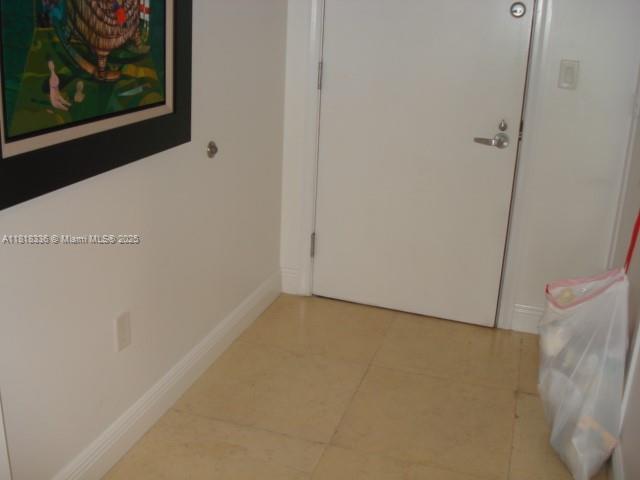 Building Photo - 1060 Brickell Ave