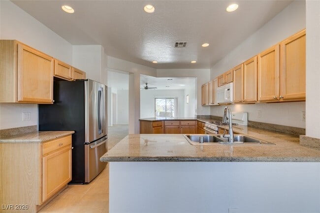 Building Photo - 4013 Gliding Gulls Ave