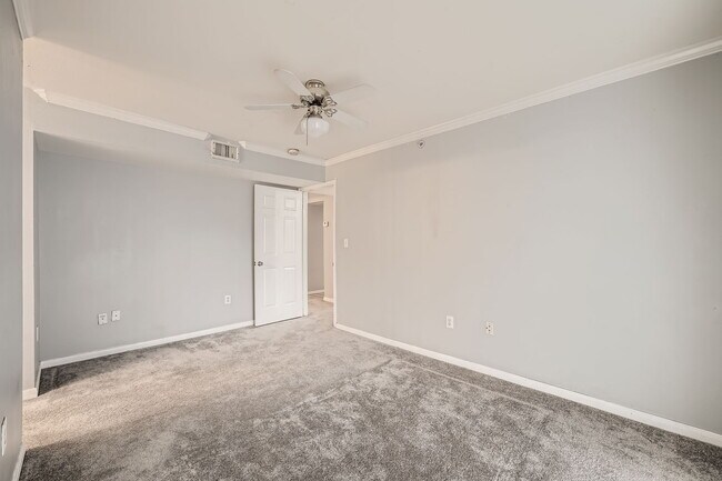 Building Photo - 501 W 26th St
