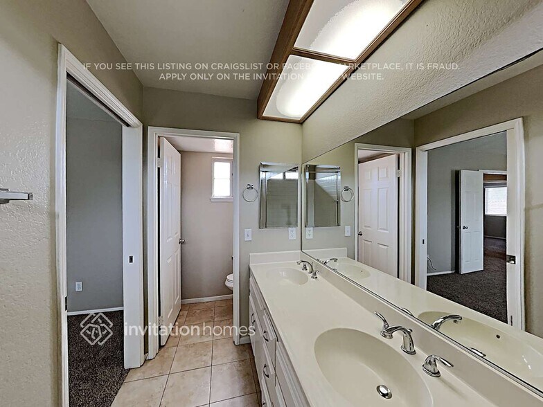 Building Photo - 24808 Half Dome Ct
