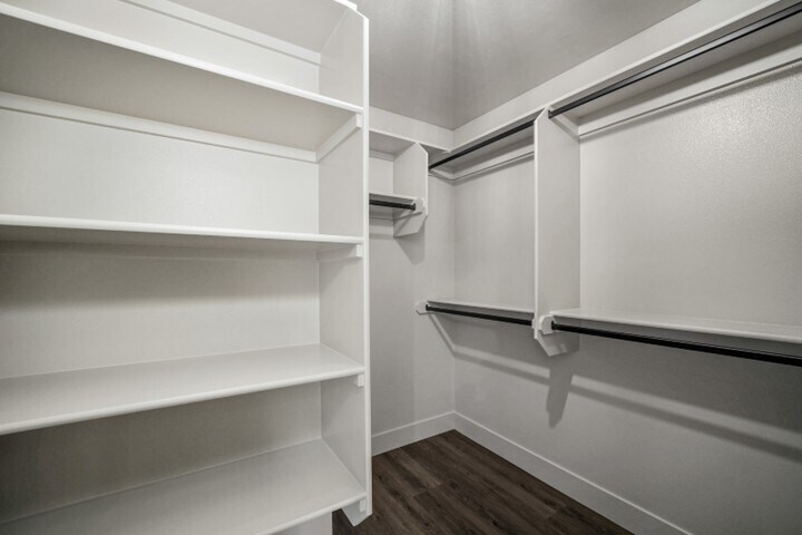 Building Photo - 1321 Oppek St NE