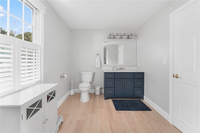 Building Photo - 73 Merton Rd