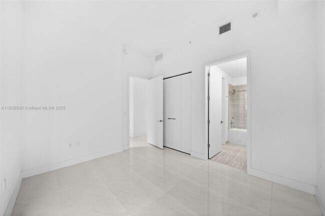 Building Photo - 301 Altara Ave