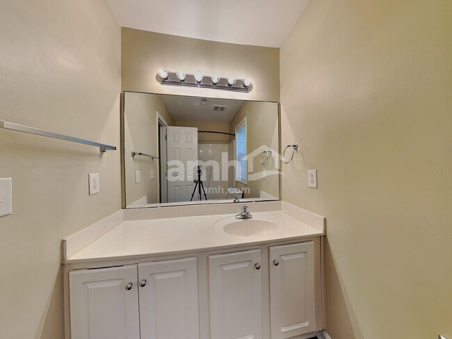 Building Photo - 832 Brookhannah Ct