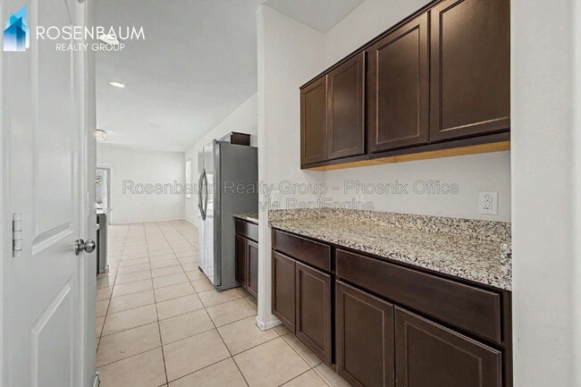 Building Photo - 41917 W Manderas Ln