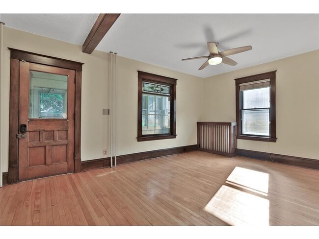 Building Photo - 2122 Temple Ct
