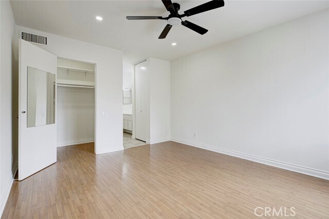 Building Photo - 5460 White Oak Ave