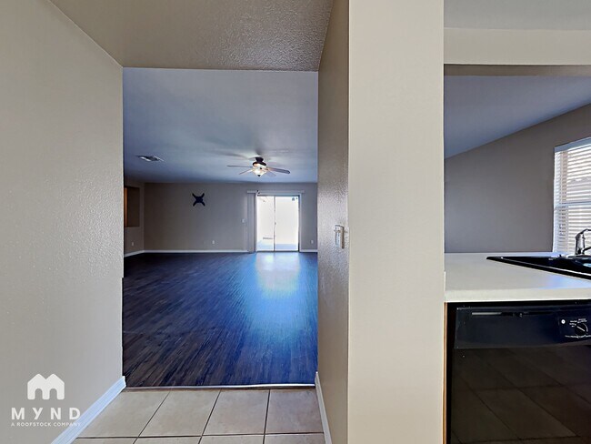 Building Photo - 8128 W Mission Ln