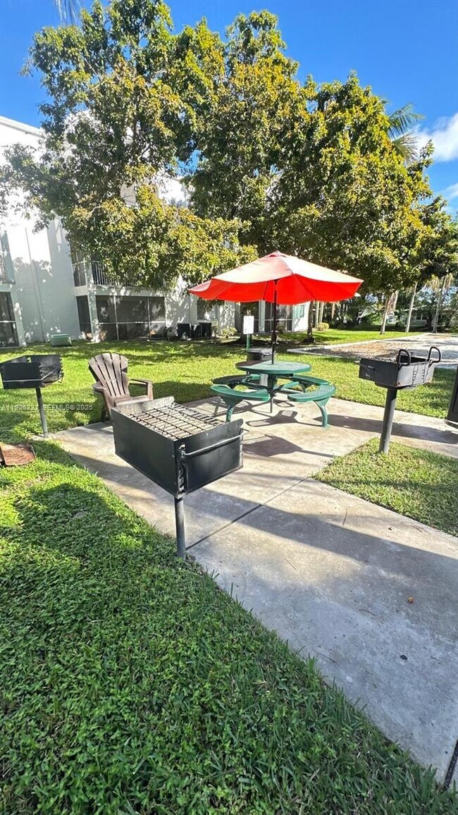 Building Photo - 5672 Rock Island Rd