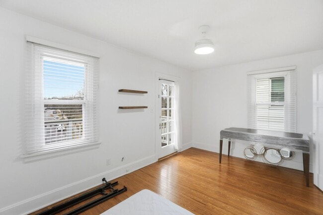 Building Photo - 2 Bed 2 Bath in Oakley!