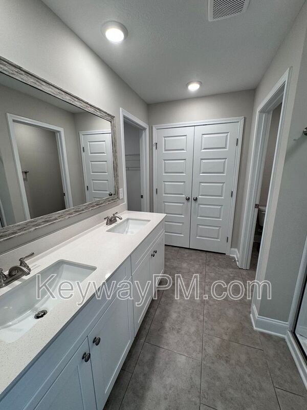 Building Photo - 587 Yuma Ln