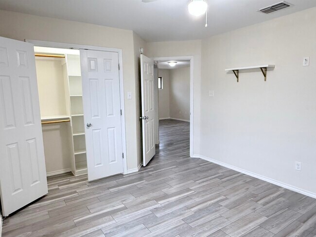 Building Photo - 5407 Simbrah Dr