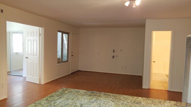 Building Photo - 4485 Alabama St