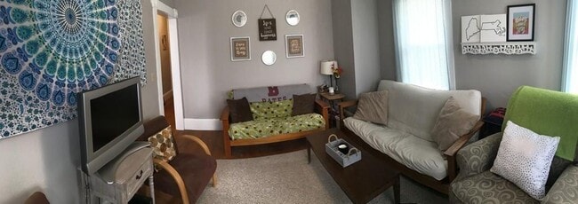 Building Photo - 6 Sunset St