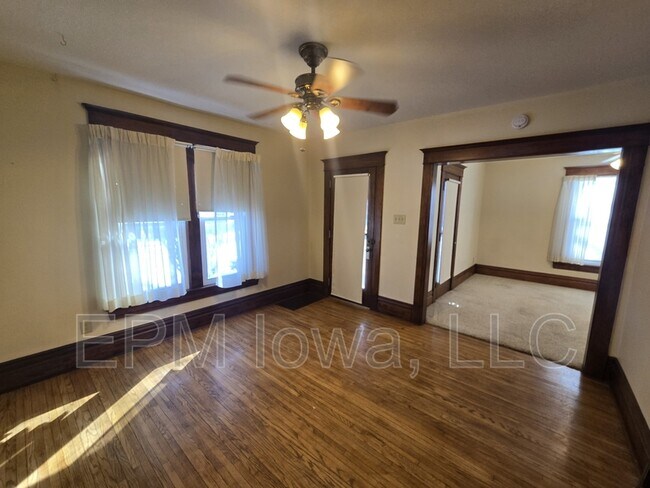 Building Photo - 212 Randall St