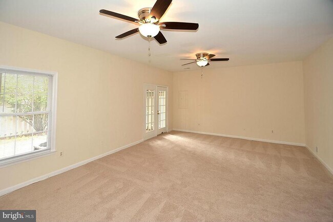Building Photo - 9425 Van Arsdale Dr